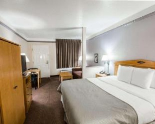 Clarion Suites Maingate image 4